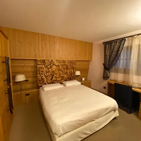 Hotel Bait De Angial Livigno Exterior photo